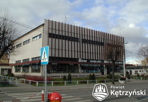 Korsze, budynek domu towarowego GS, obecnie sklep "Stokrotka" - 2002r.
