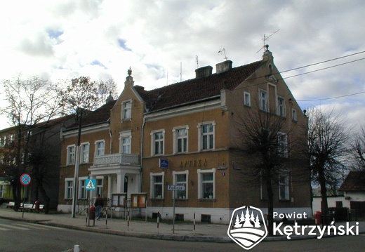 Korsze, budynek apteki "Pod koroną" - 2002r.