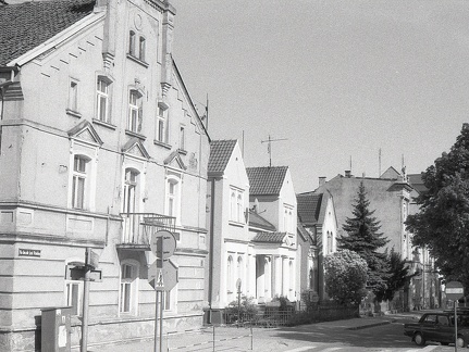 Fragment zabudowy północnej pierzei pl. Piłsudskiego - 1999r.