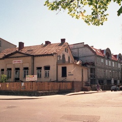 Adaptacja budynku przedszkola na lokal usługowy przy ul. Sikorskiego 21 i budowa budynku przy ul. Mielczarskiego 1 - 1998r.