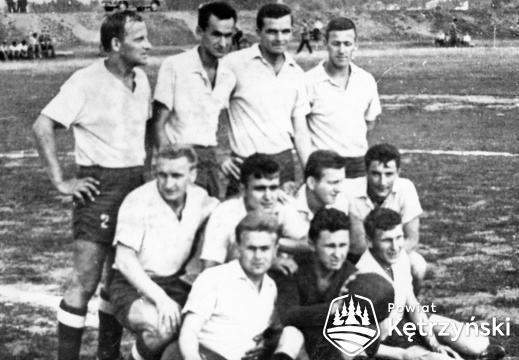 Drużyna piłki nożnej "Granica" Kętrzyn na meczu towarzyskim w Suwałkach - 1963r.