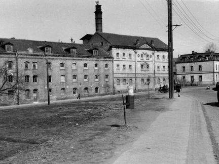 Fragment budynków browaru od strony ówczesnej ul. 1-Maja, ob. ul. Pocztowa - 1960r.