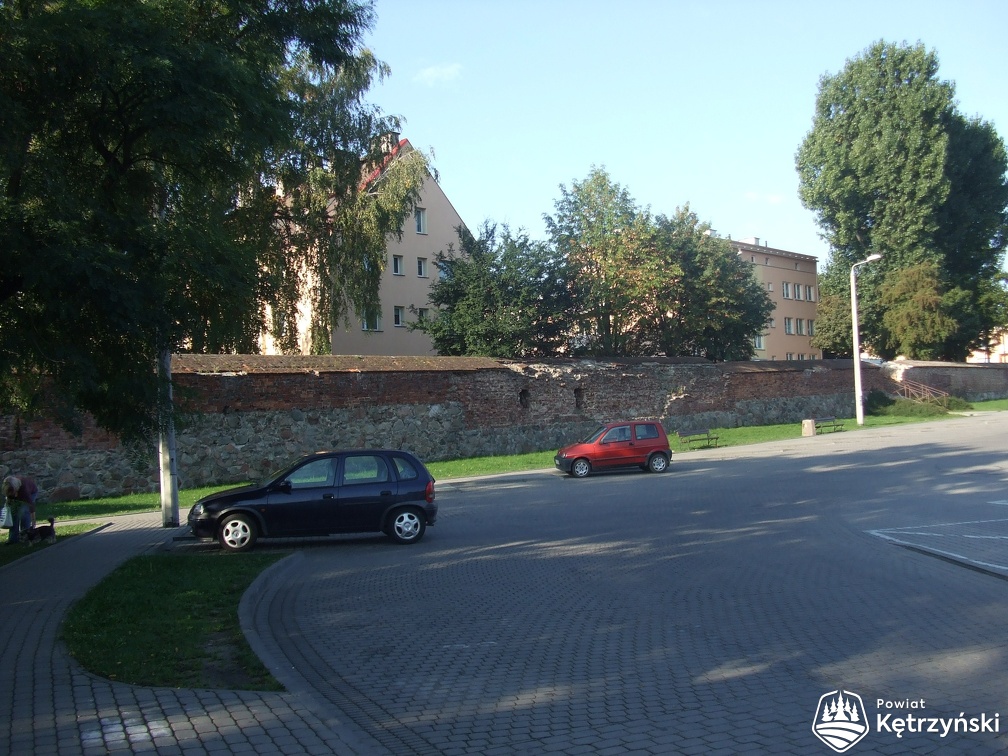 Fragment parkingu przy ul. Traugutta - 2008r.