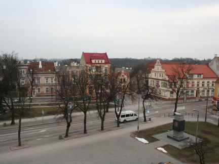 Widok z wieży ratuszowej na płn.-wsch. część pl. Piłsudskiego - 1.02.2008r.