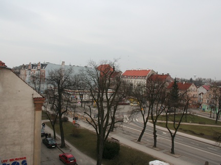 Widok z wieży ratuszowej na zach. część pl. Piłsudskiego - 1.02.2008r.