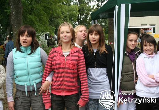Łankiejmy, dożynki gminne, dziewczęta z zespołów "Step Up" i "Aero" - 20.09.2008r.