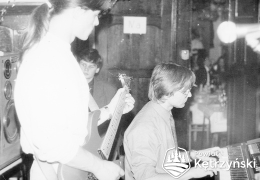 Zespół "Dr Watt" podczas studniówki w auli LO - 1993r.