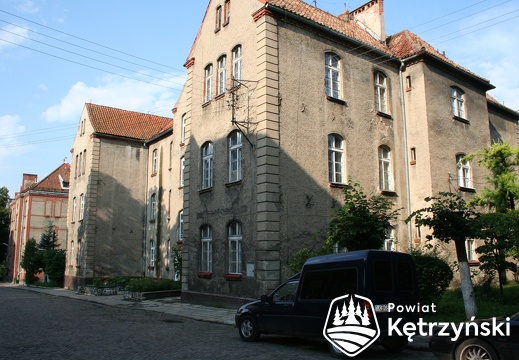 Budynki w zespole Specjalnego Ośrodka Szkolno-Wychowawczego przy ul. Sikorskiego 76 - 13.08.2007r.