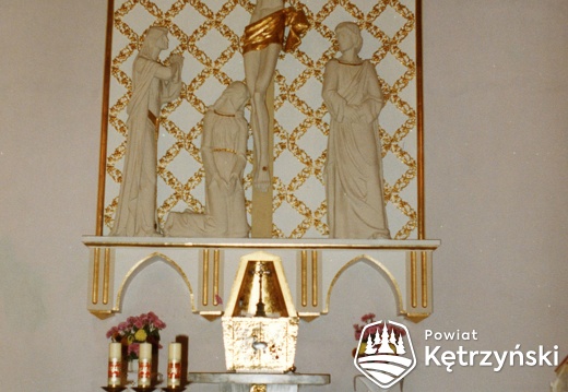 Korsze, rocznica poświecenia kościoła własnego. Odnowienie świątyni, wymalowane ściany - 31.10.1993r.
