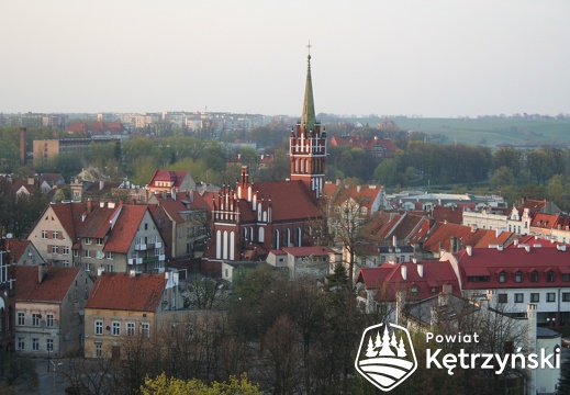 Fragment śródmiejskiej zabudowy Kętrzyna, widok z wieży obronnej kościoła św. Jerzego - 25.04.2007r.