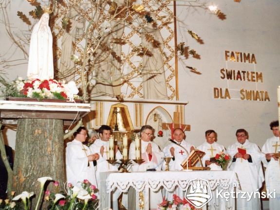 Korsze, przybycie figury Matki Bożej Fatimskiej do parafii Podwyższonego Krzyża Świętego - 15.04.1996r.