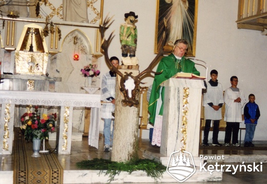 Korsze, Msza św. z okazji 50-lecia Koła Łowieckiego „Wiewiórka” w intencji myśliwych i ich rodzin - 3.09.2000r.