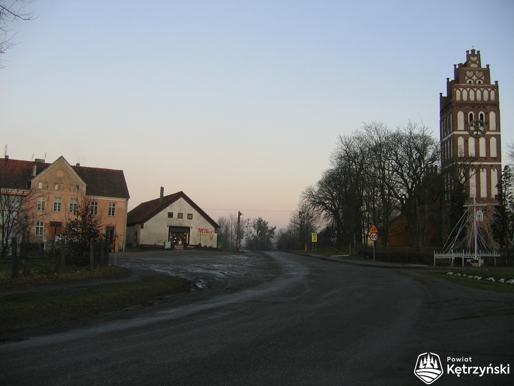 Łankiejmy, centrum wsi - 8.12.2006r.