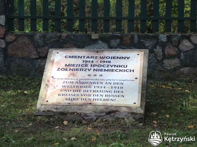 Górki, tablica informacyjna na cmentarzu - 30.09.2016r.