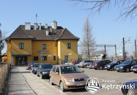 Korsze, budynek kas i poczekalni dworca kolejowego - 28.03.2012r.
