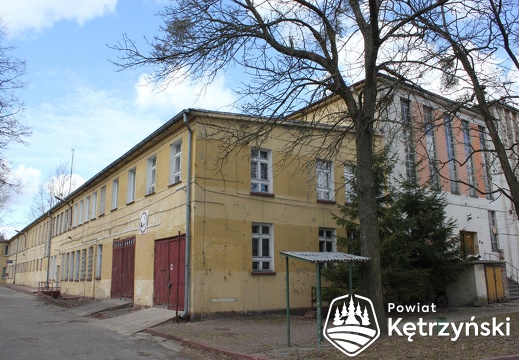 Korsze, główny budynek zakładu sieci rybackich - 29.03.2012r.