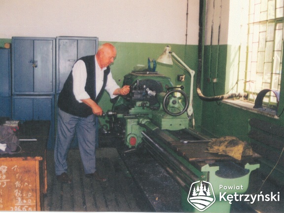 Rastenburg Zuckerfabrik Kurt Bethke an alter Drehbank 1997