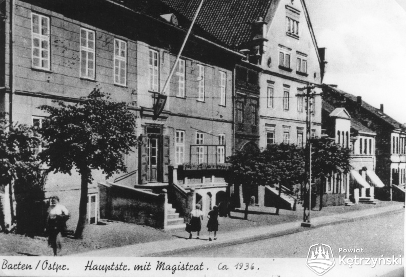 B1, 8, Hauptstraße mit Magistrat, 1936.jpg