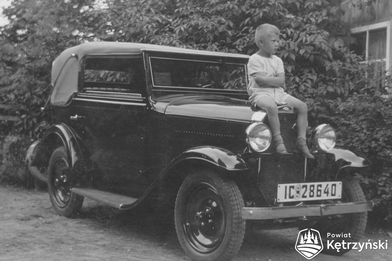 Rastenburg Autohaus Samusch Opel Cabrio 1933.jpg