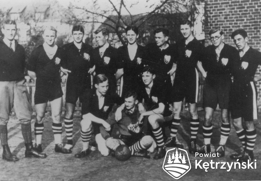 R Sch1, 21, Herzog-Arbrechts-Schule, Handball-Mannschaft 1930